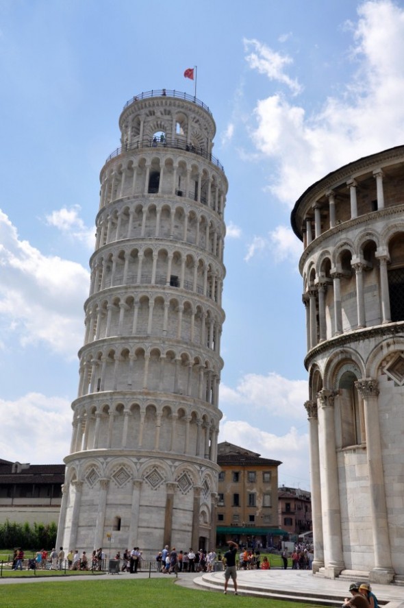 TORRE INCLINADA 